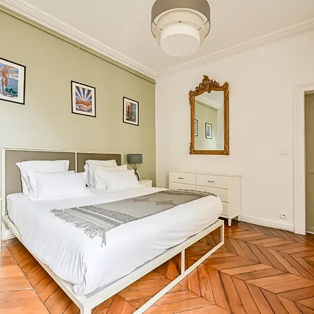 De Luxe - Assemblée Nationale Apartamento