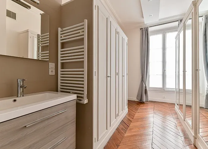 Apartment De Luxe - Assemblee Nationale
